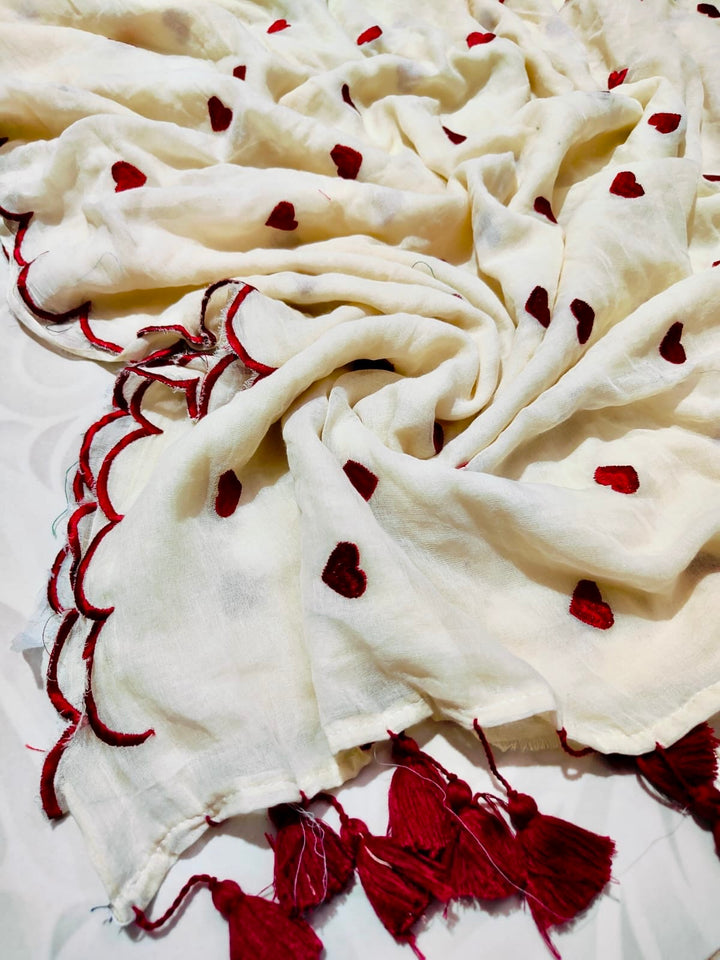 DIL - WHITE & RED SUPER SOFT MUL COTTON SAREE WITH SCALLOPED BORDER (DISPATCH TIME IS 7-10 DAYS)