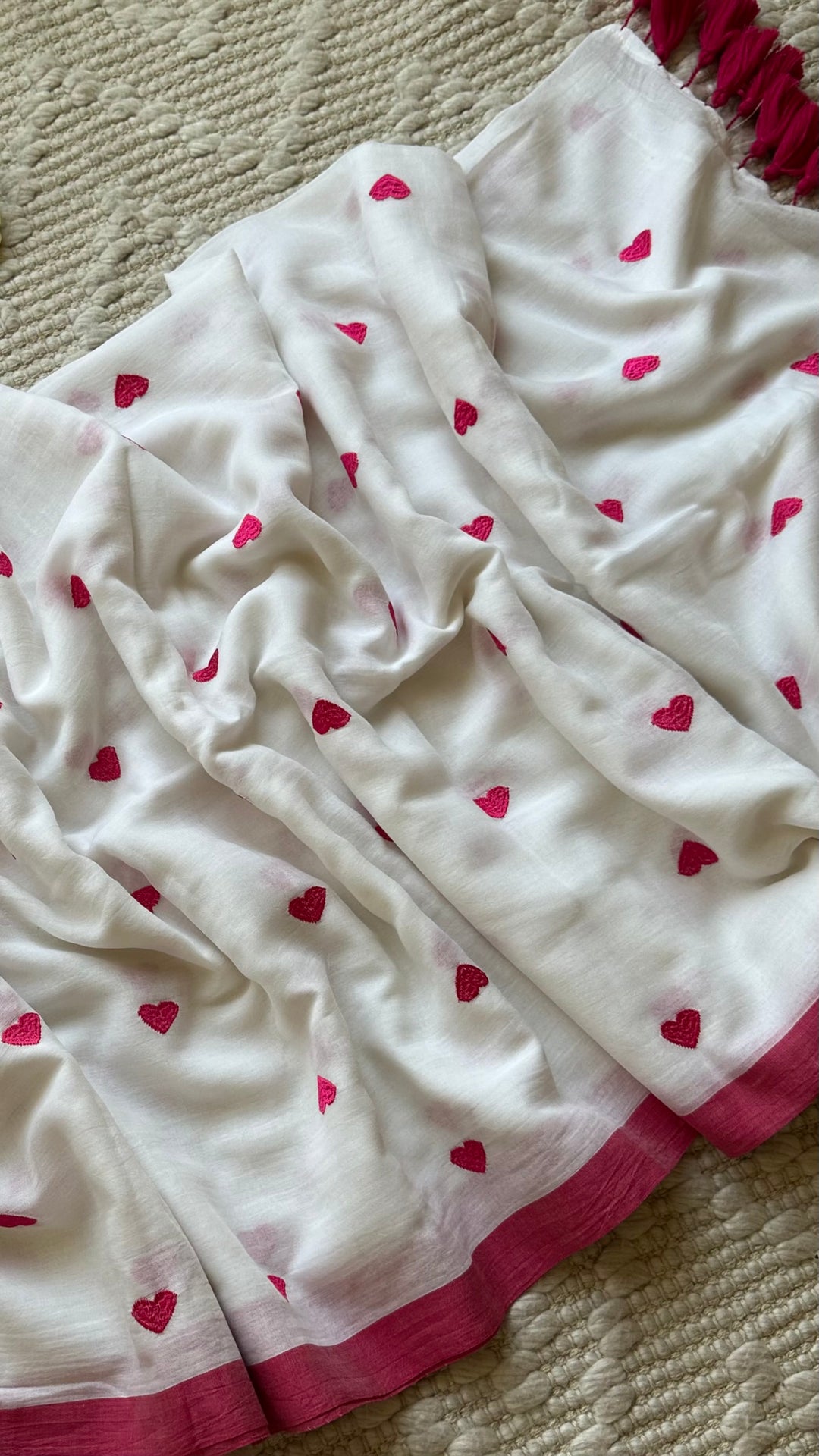 DIL - WHITE & PINK SUPER SOFT MUL COTTON SAREE