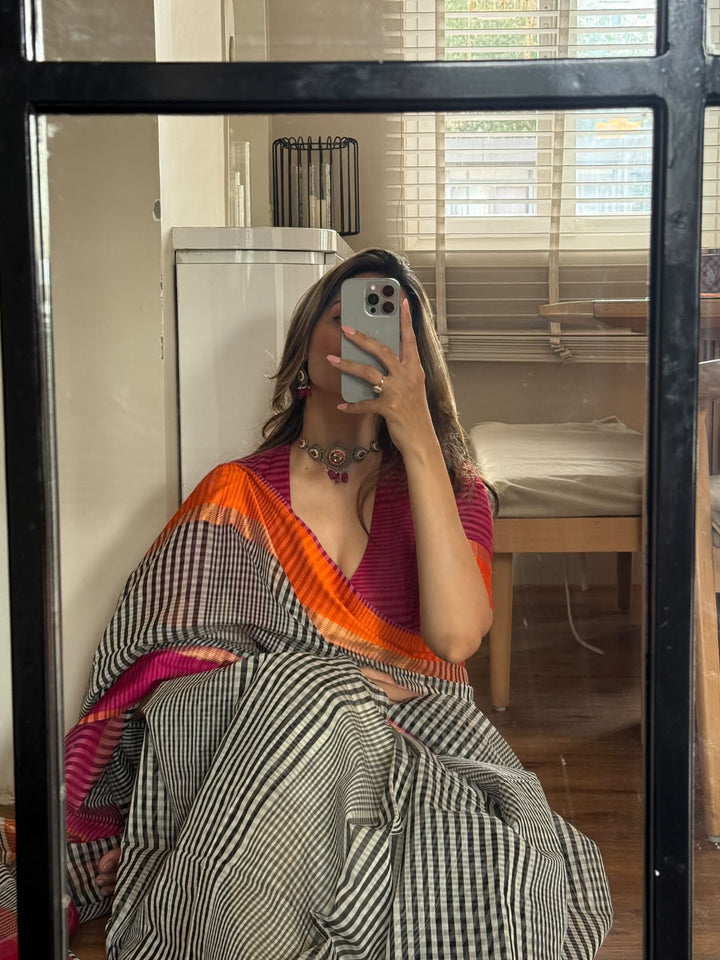 MONOCHROME MUSE- PREMIUM HANDWOVEN MAHESHWARI SILK BY COTTON SAREE (DISPATCH TIME IS 10-15 DAYS)