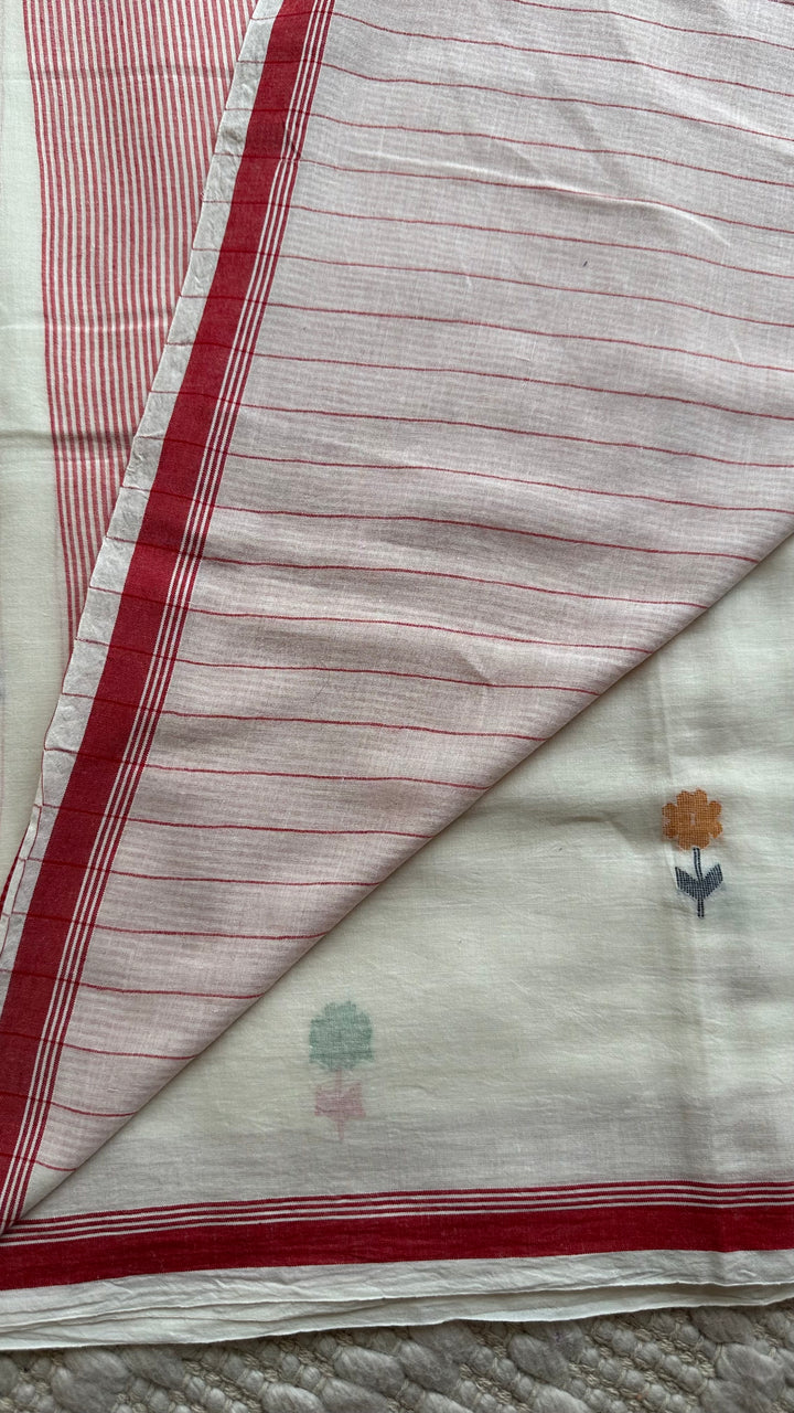 PREMIUM JAMDANI WEAVE HANDWOVEN AND HANDSPUN COTTON SAREE - WHITE & RED BLOSSOMS