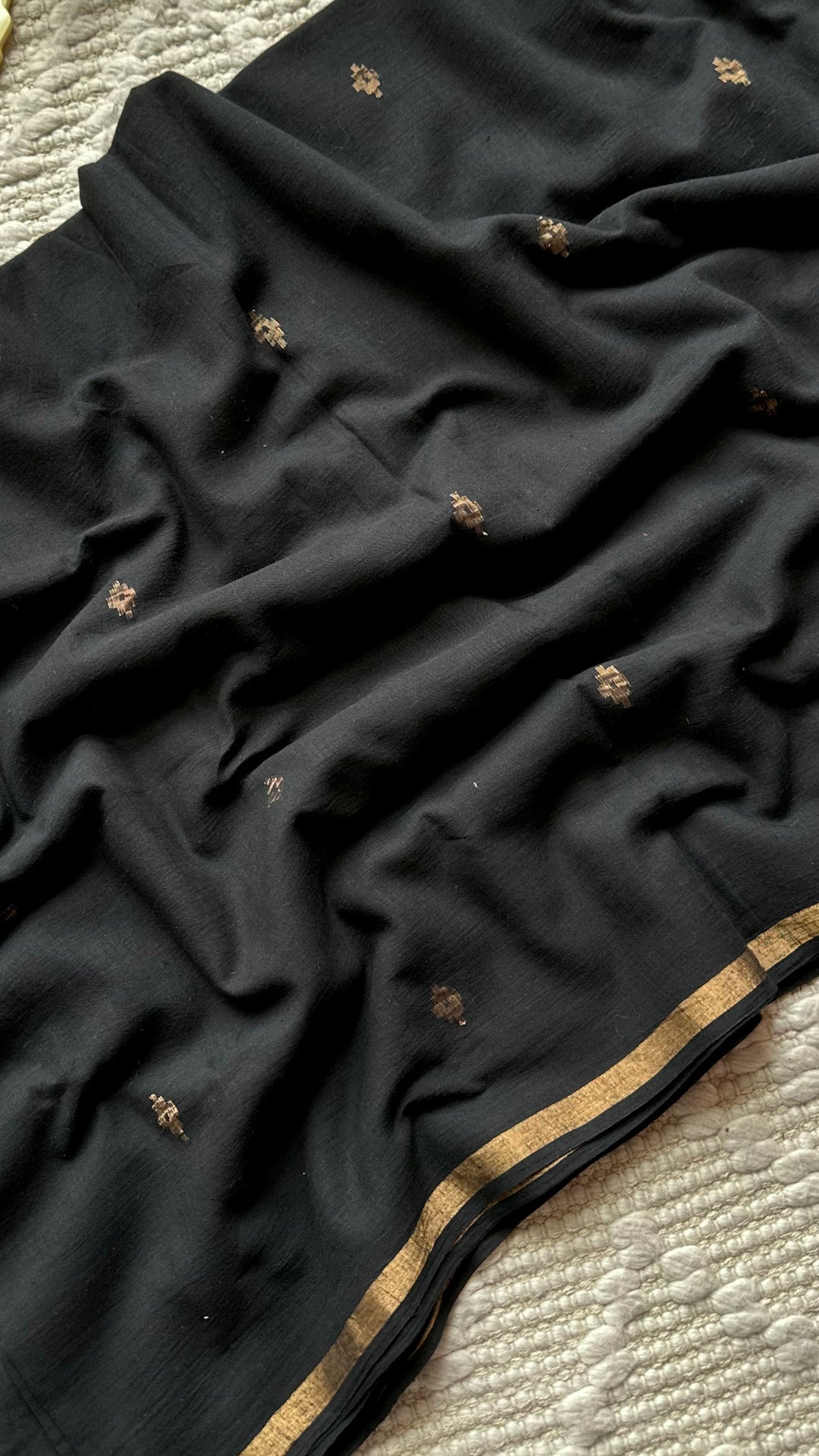 PREMIUM JAMDANI WEAVE HANDWOVEN AND HANDSPUN COTTON SAREE - RAVEN BLACK