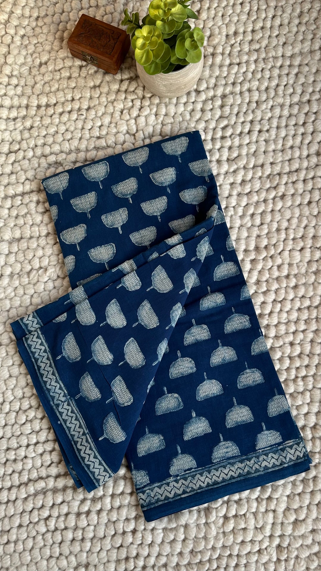 AKOLA INDIGO HAND BLOCK DABU PRINTED SOFT MULMUL COTTON SAREE- 029