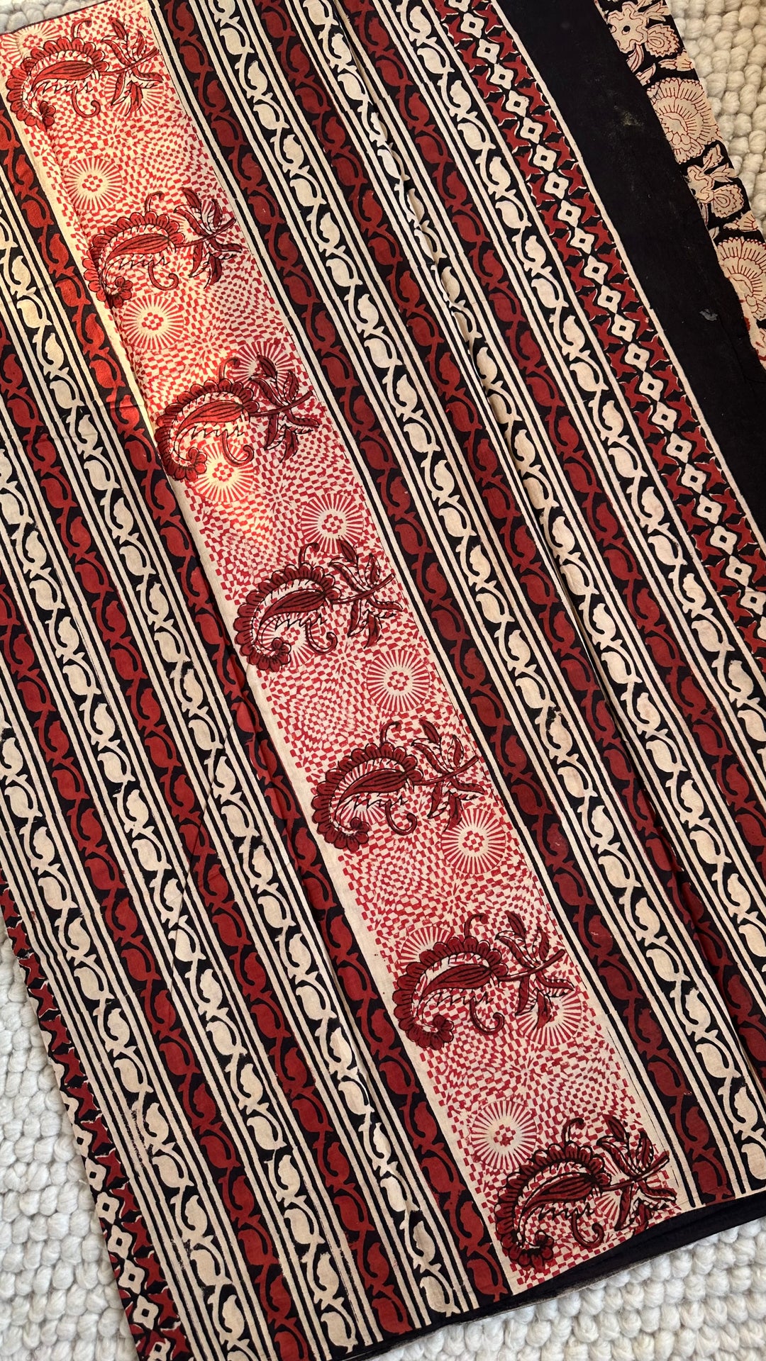 VANIKA - FLORAL BAGRU HAND BLOCK PRINTED SOFT MULMUL COTTON SAREE