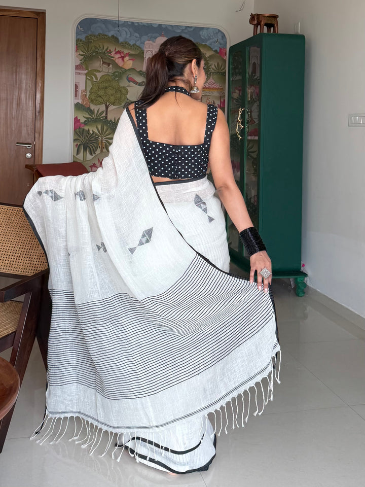 SUPER PREMIUM HANDWOVEN NEEDLE-WORK JAMDANI JAYASHREE LINEN SAREE - KITES ON IVORY