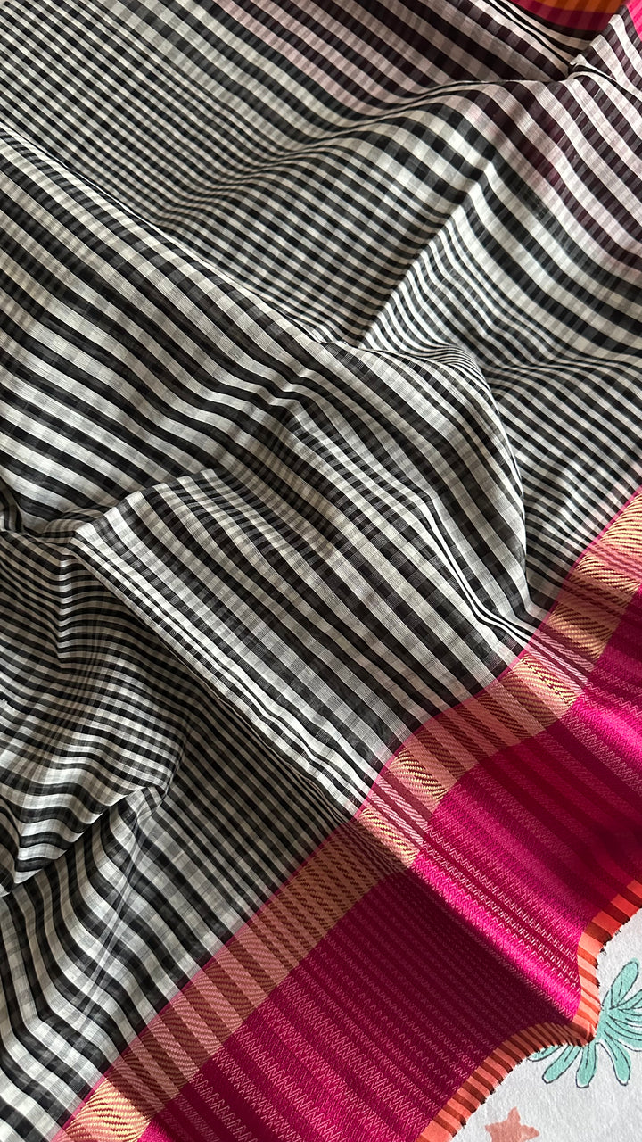 MONOCHROME MUSE- PREMIUM HANDWOVEN MAHESHWARI SILK BY COTTON SAREE (DISPATCH TIME IS 10-15 DAYS)