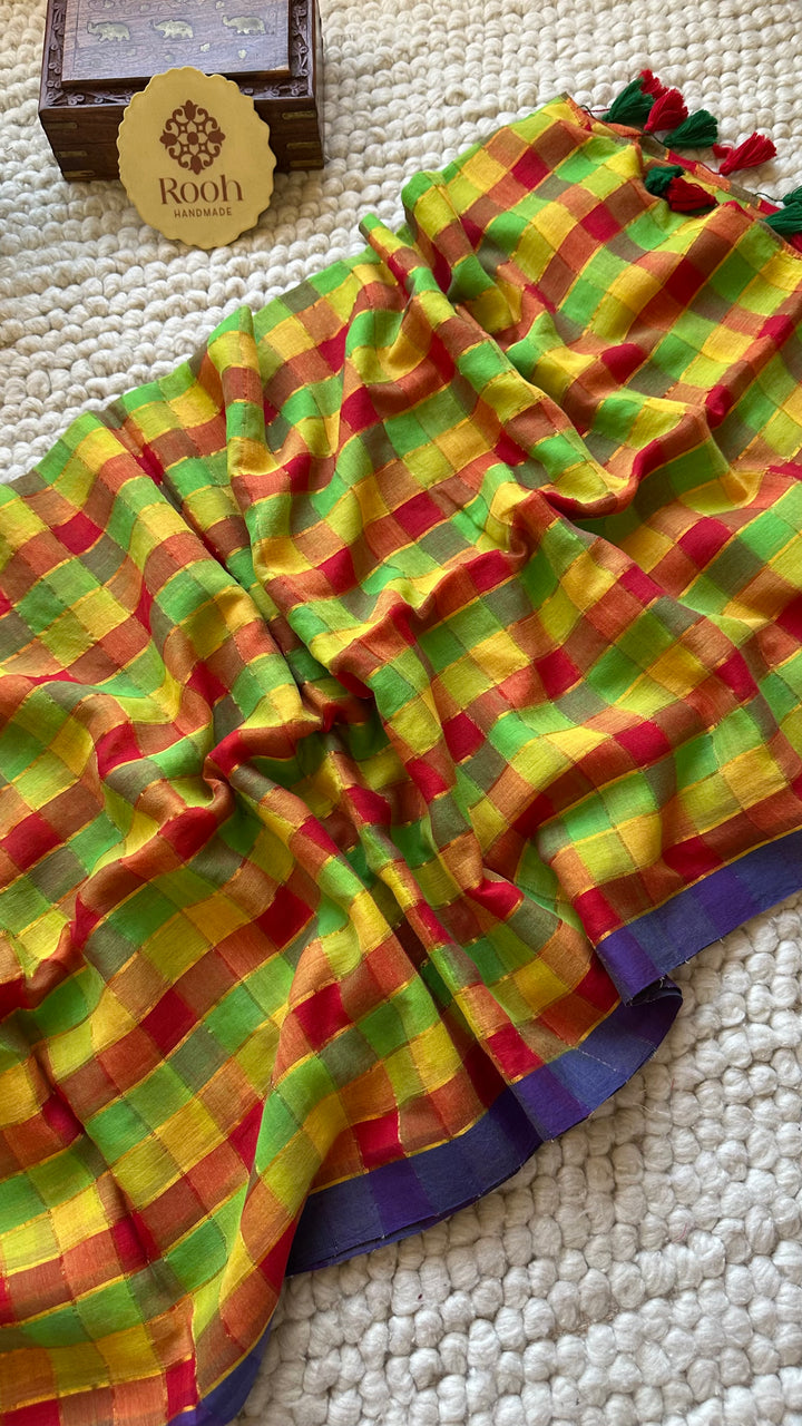 HANDWOVEN MULTICOLOUR ZARI CHECKS PURE MULMUL COTTON SAREE - 014