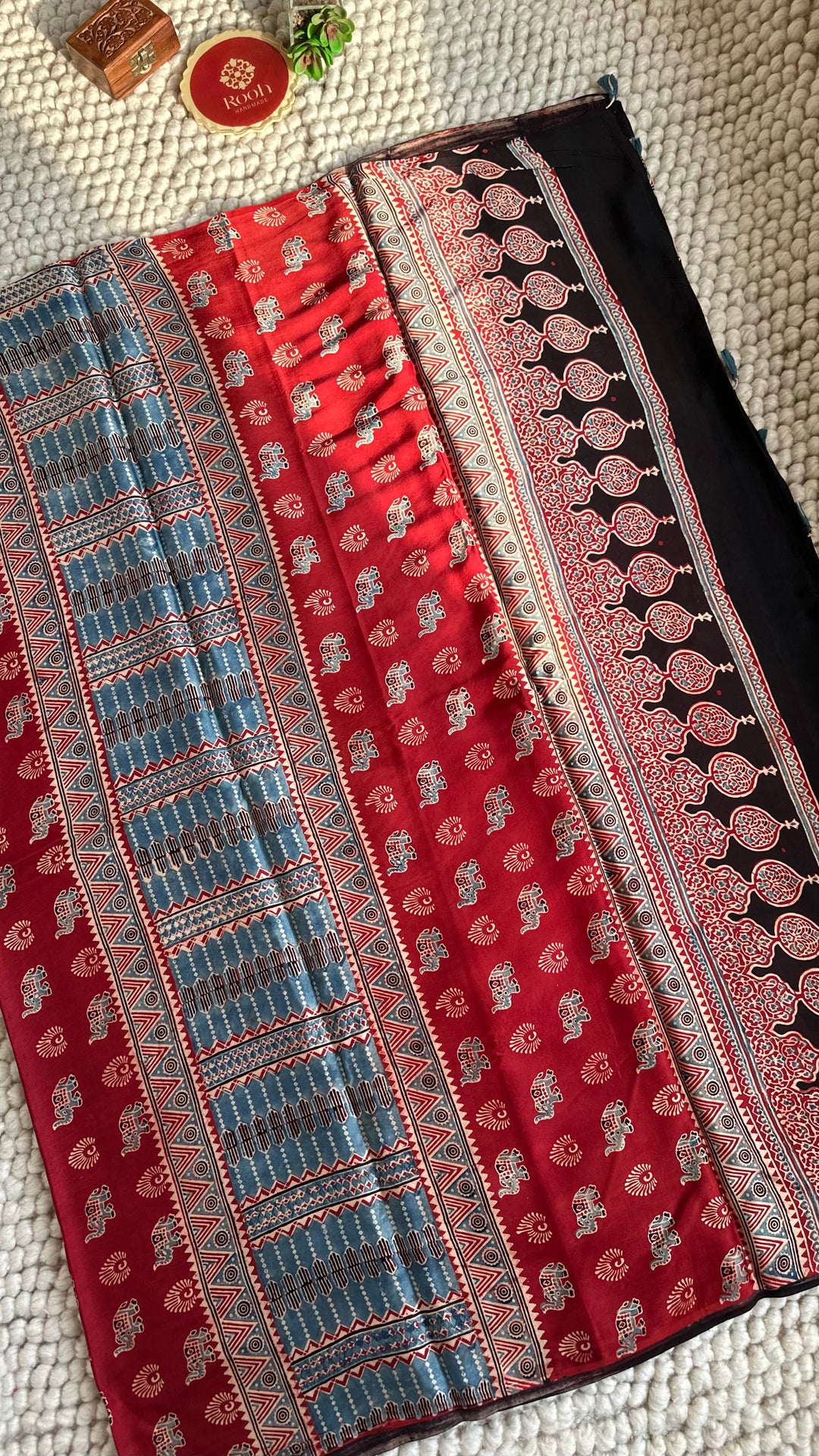 IVORY PANES - AJRAKH HAND BLOCK PRINTED PREMIUM MODAL SILK SAREE