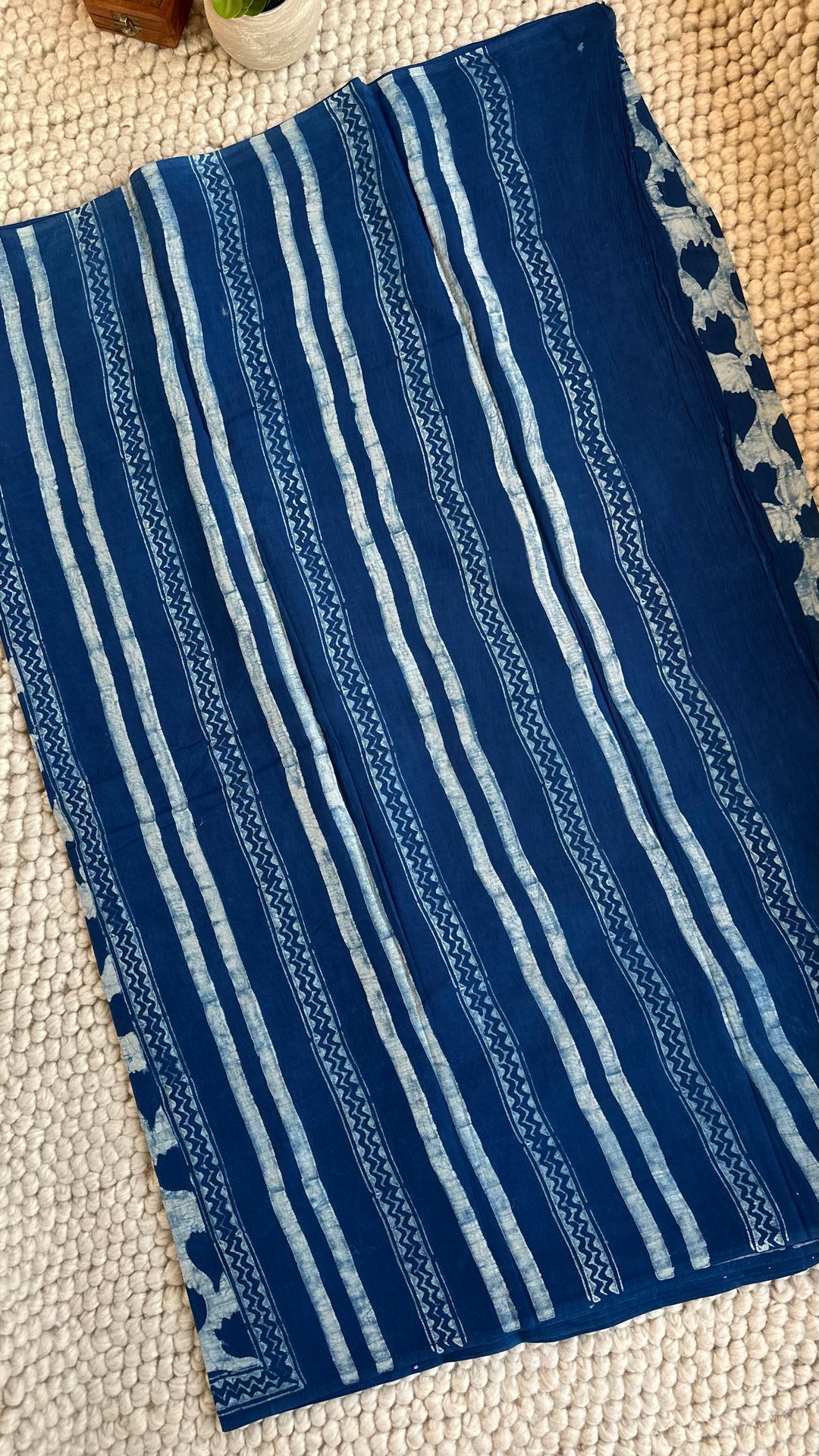 AKOLA INDIGO HAND BLOCK DABU PRINTED SOFT MULMUL COTTON SAREE- 028
