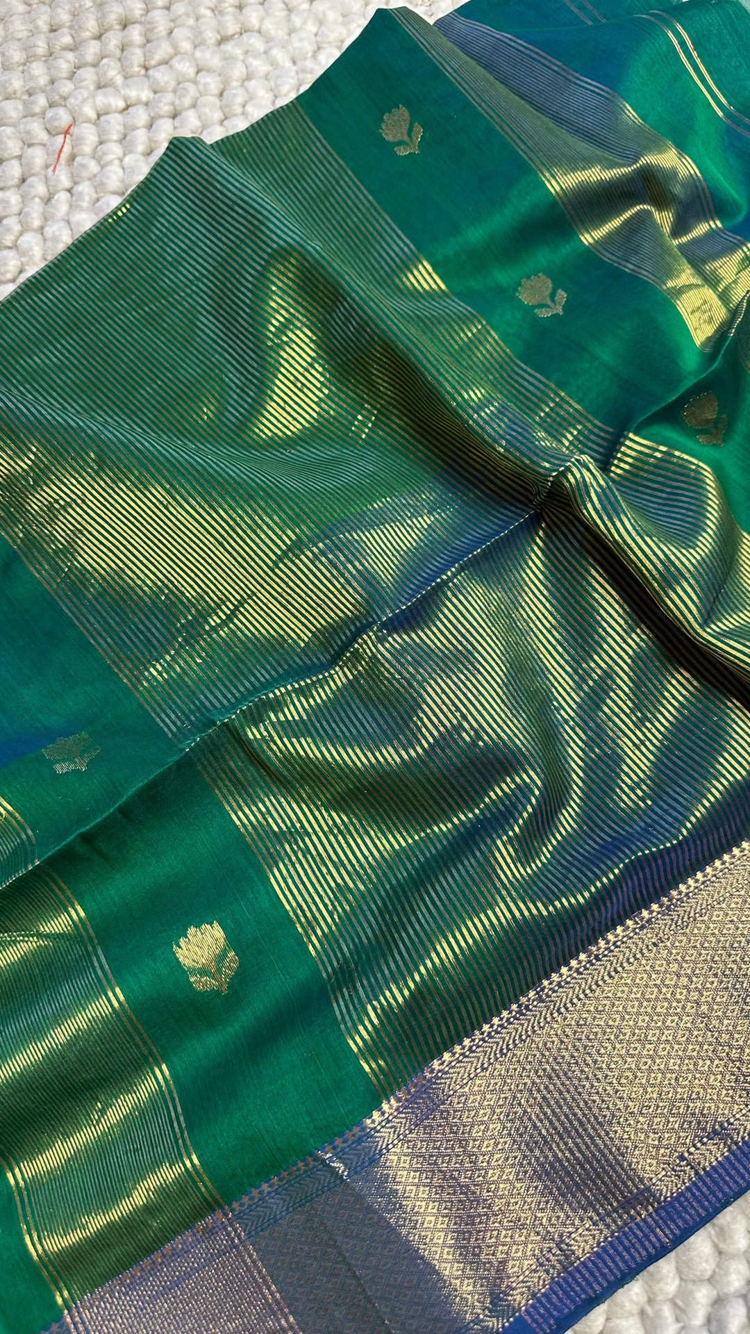 PEACOCK GREEN AND BLUE DUAL TONE- PREMIUM HANDWOVEN MAHESHWARI SILK BY COTTON SAREE (DISPATCH IN 7-10 DAYS)