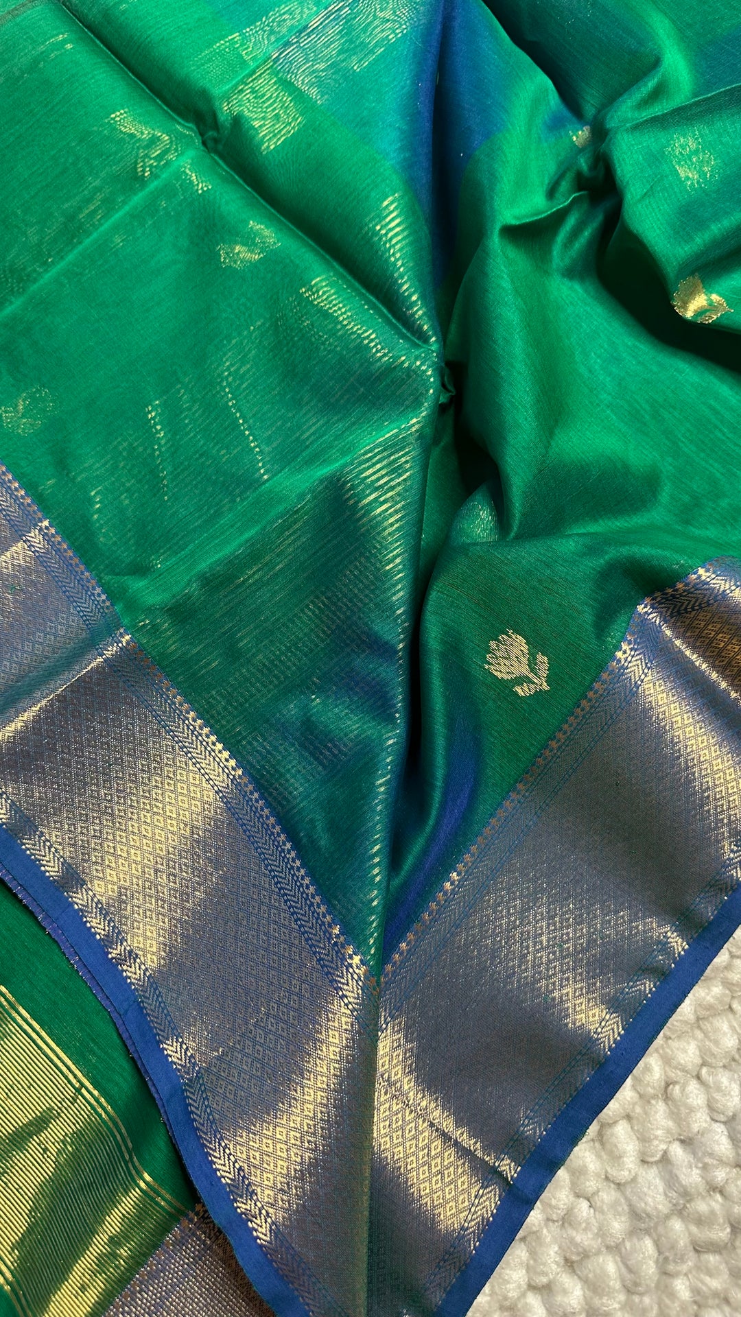 PEACOCK GREEN AND BLUE DUAL TONE- PREMIUM HANDWOVEN MAHESHWARI SILK BY COTTON SAREE (DISPATCH IN 7-10 DAYS)