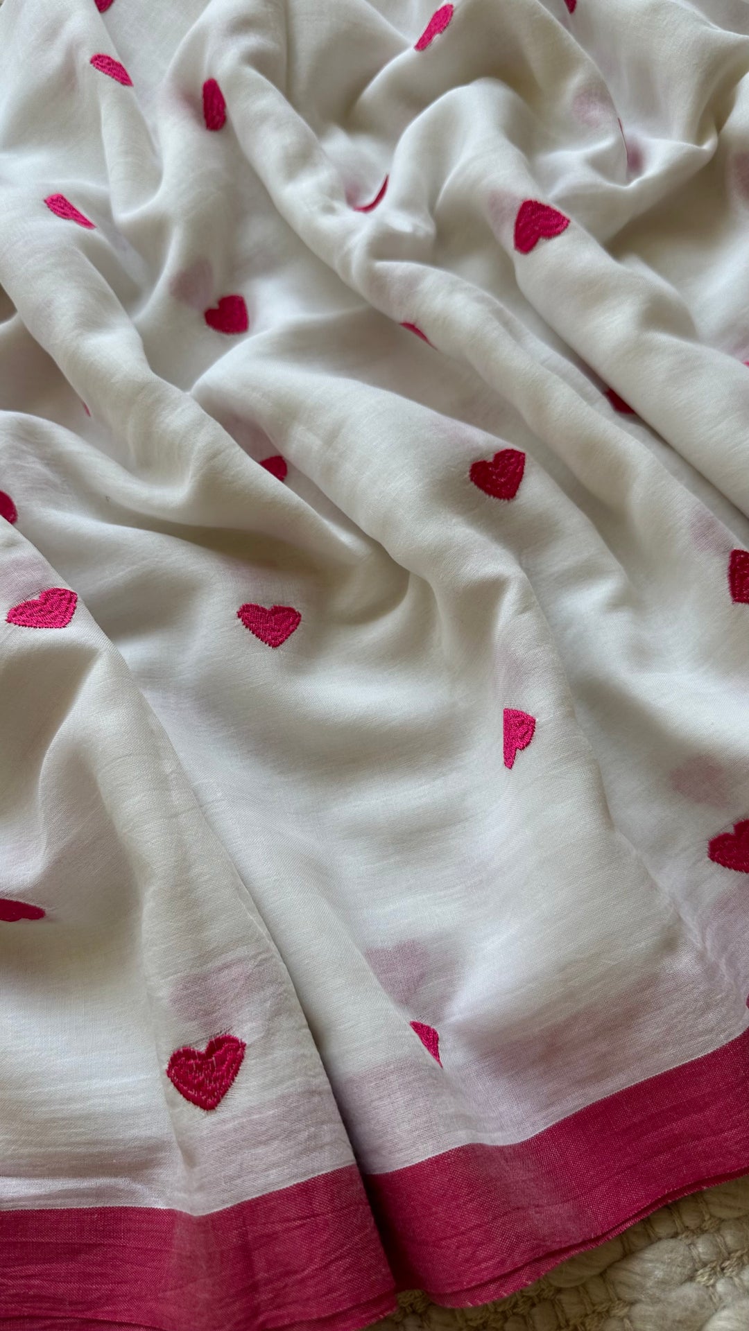 DIL - WHITE & PINK SUPER SOFT MUL COTTON SAREE