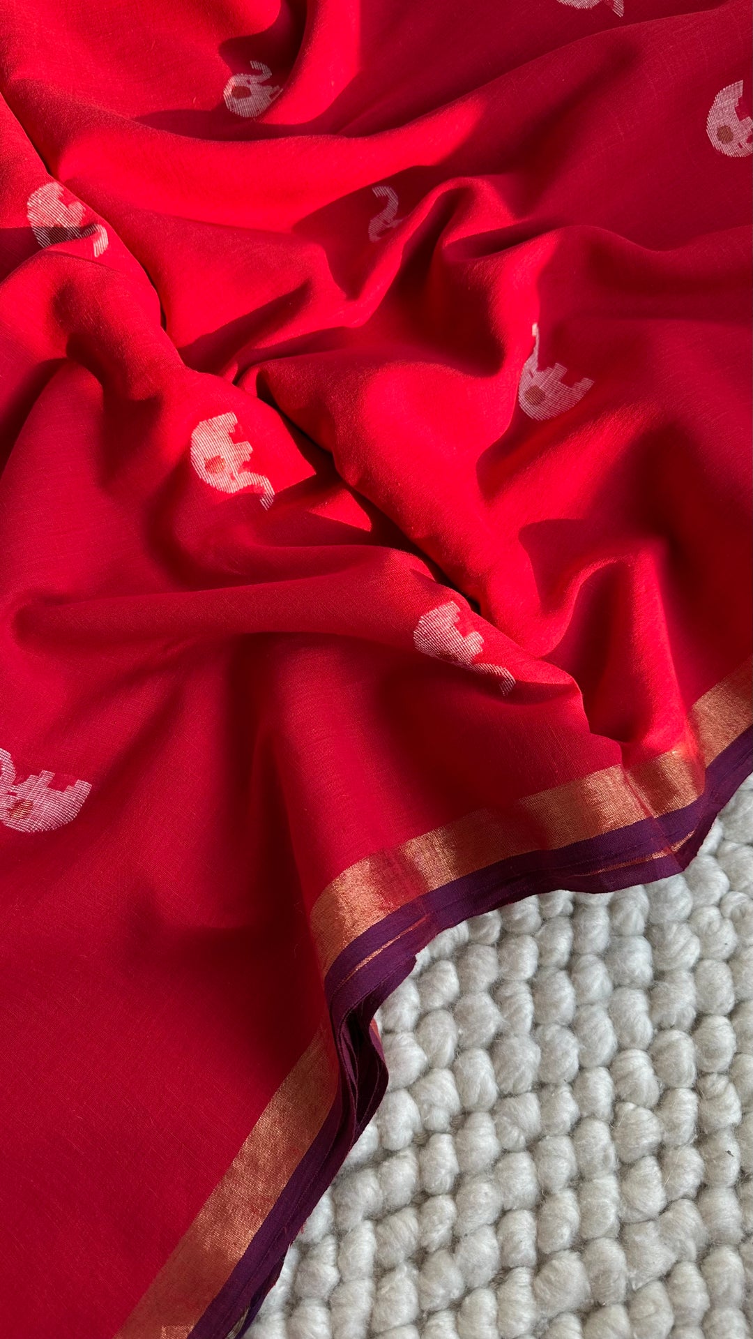 PREMIUM JAMDANI WEAVE HANDWOVEN AND HANDSPUN COTTON SAREE - CANDID RED
