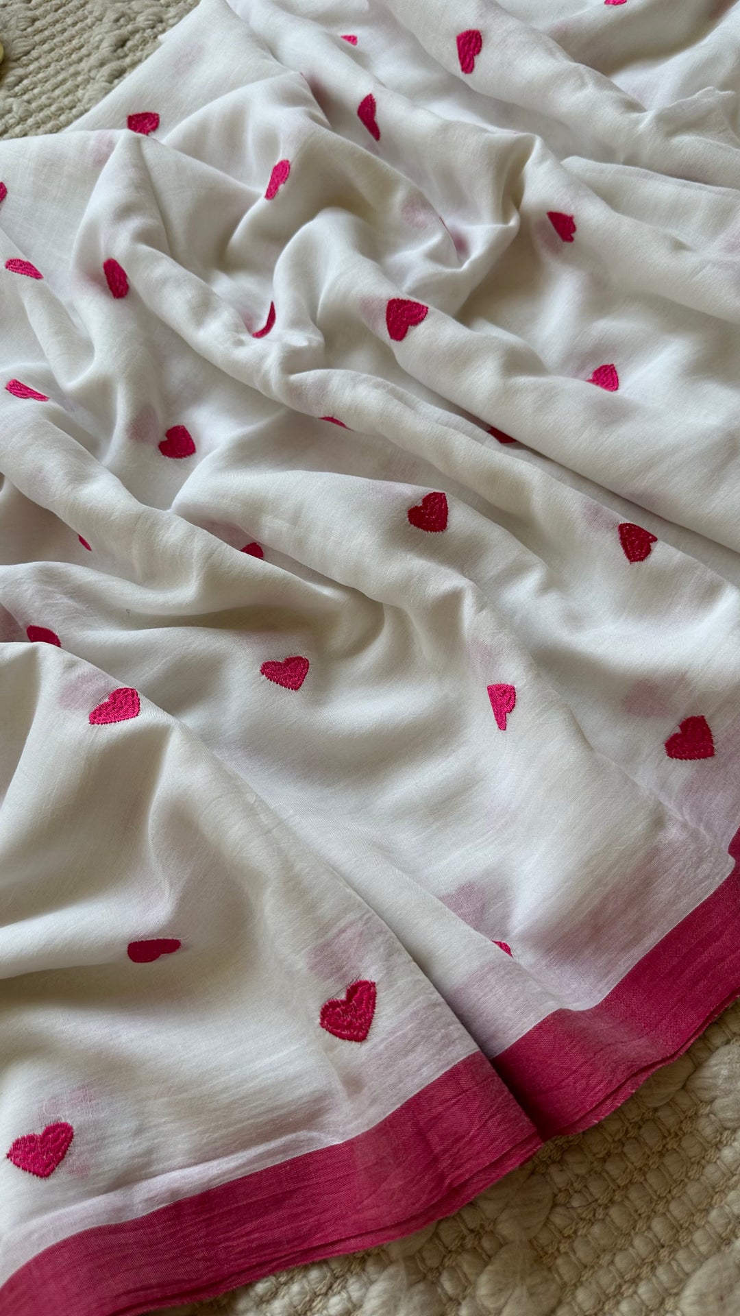 DIL - WHITE & PINK SUPER SOFT MUL COTTON SAREE