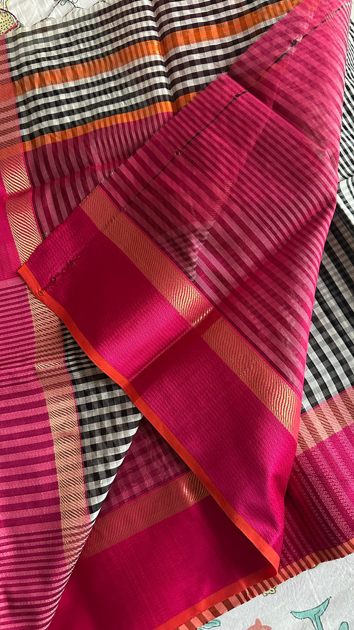 MONOCHROME MUSE- PREMIUM HANDWOVEN MAHESHWARI SILK BY COTTON SAREE (DISPATCH TIME IS 10-15 DAYS)