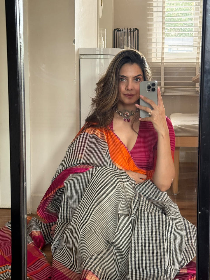 MONOCHROME MUSE- PREMIUM HANDWOVEN MAHESHWARI SILK BY COTTON SAREE (DISPATCH TIME IS 10-15 DAYS)