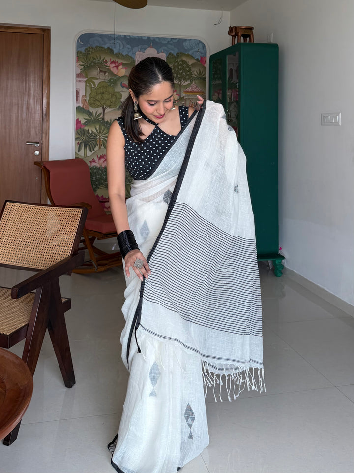 SUPER PREMIUM HANDWOVEN NEEDLE-WORK JAMDANI JAYASHREE LINEN SAREE - KITES ON IVORY