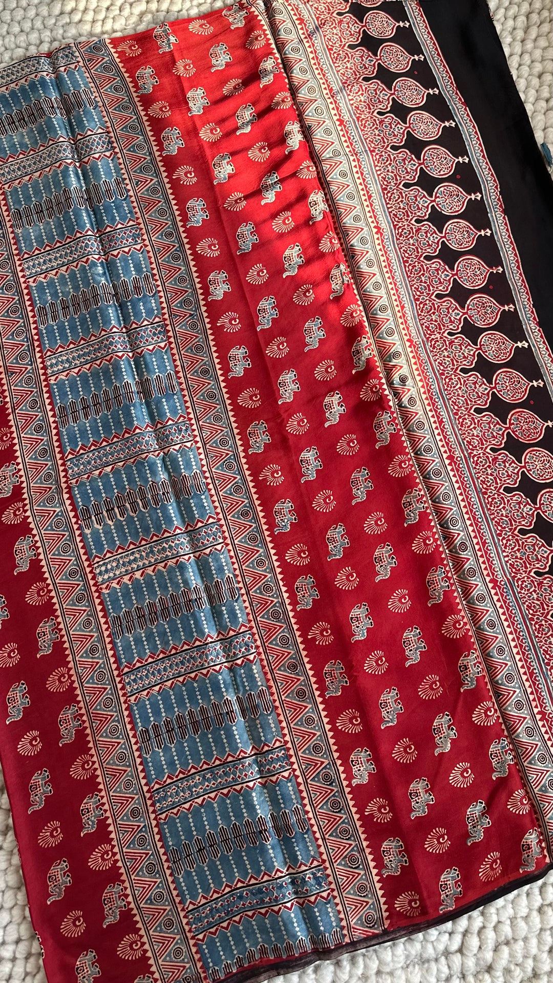 IVORY PANES - AJRAKH HAND BLOCK PRINTED PREMIUM MODAL SILK SAREE