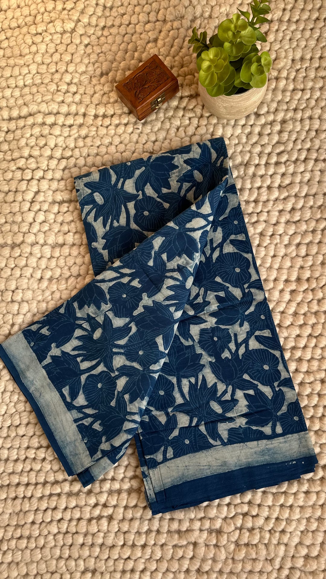AKOLA INDIGO HAND BLOCK DABU PRINTED SOFT MULMUL COTTON SAREE- 002
