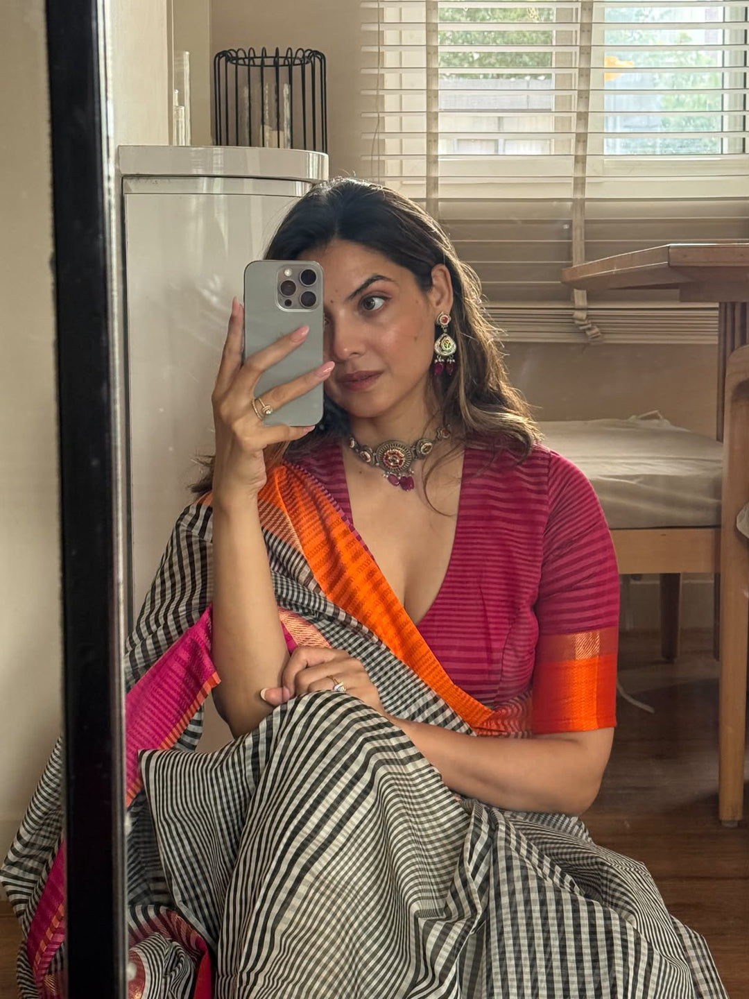 MONOCHROME MUSE- PREMIUM HANDWOVEN MAHESHWARI SILK BY COTTON SAREE (DISPATCH TIME IS 10-15 DAYS)