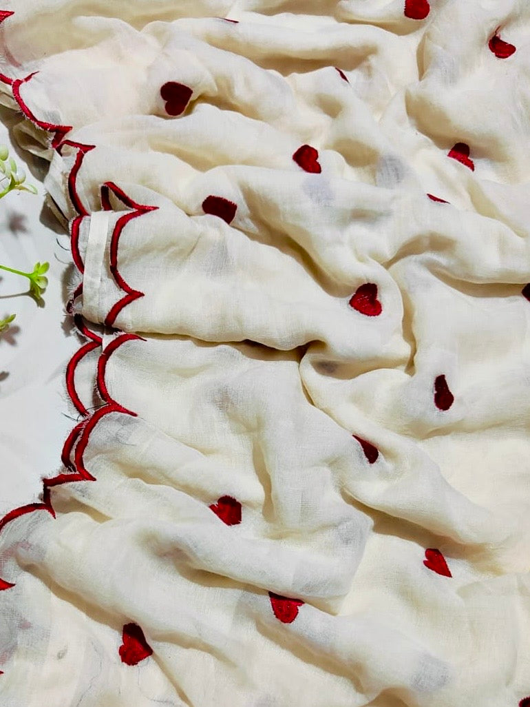 DIL - WHITE & RED SUPER SOFT MUL COTTON SAREE WITH SCALLOPED BORDER (DISPATCH TIME IS 7-10 DAYS)