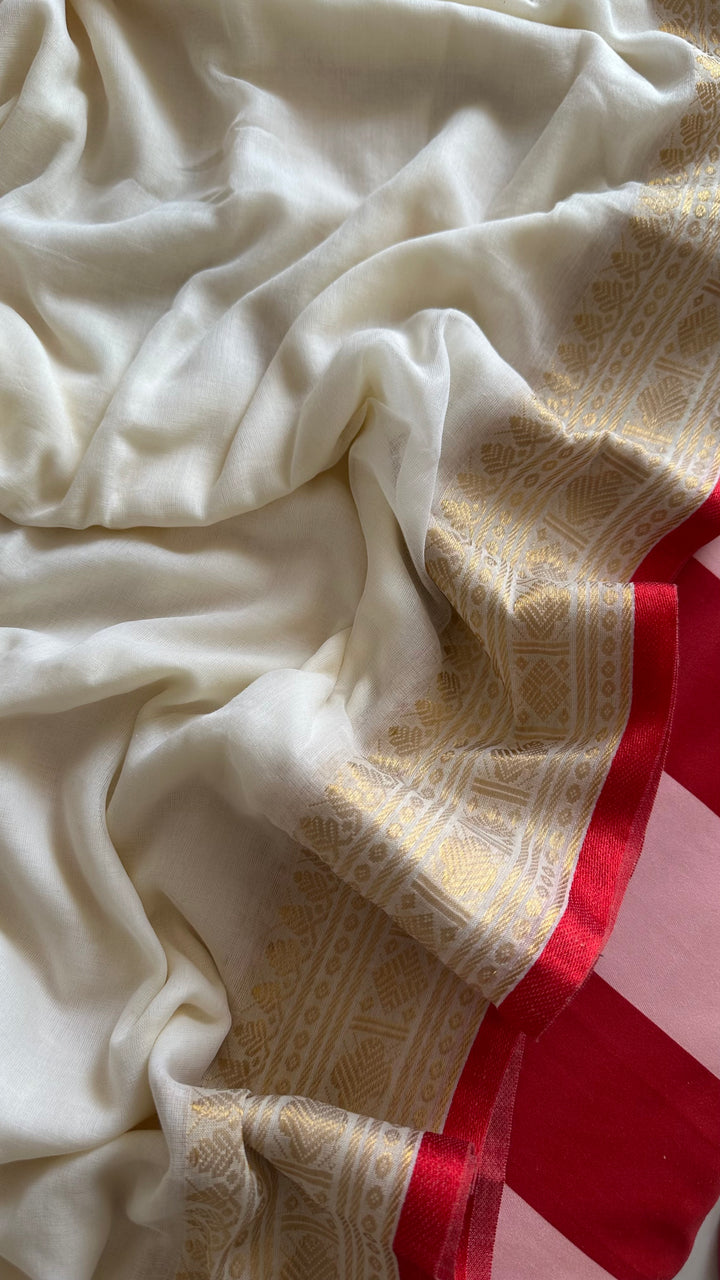 WHITE & RED SUPER SOFT MUL COTTON SAREE WITH WOVEN ZARI BORDER