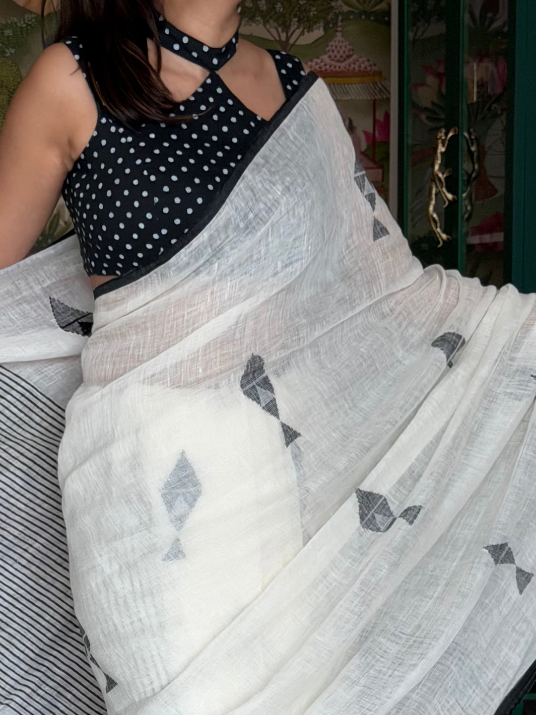 SUPER PREMIUM HANDWOVEN NEEDLE-WORK JAMDANI JAYASHREE LINEN SAREE - KITES ON IVORY
