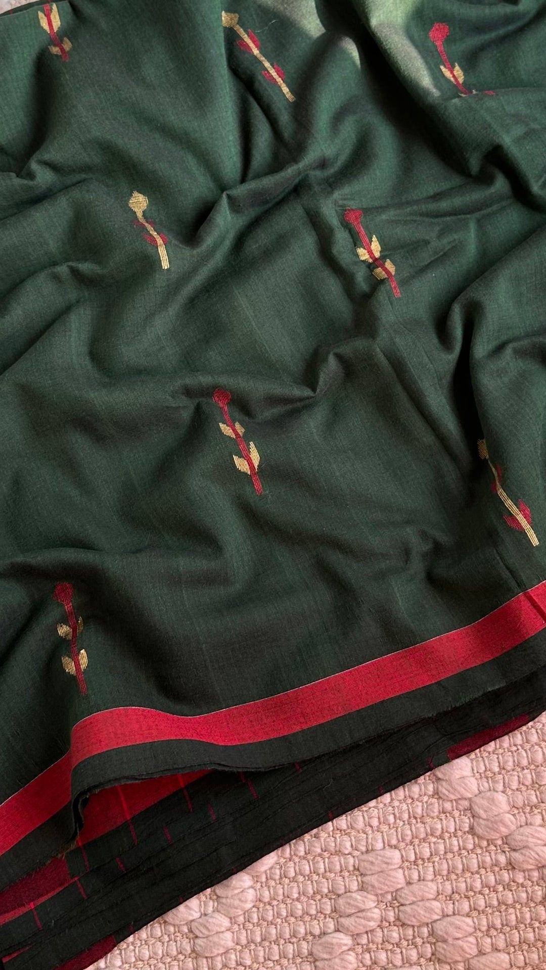 PREMIUM JAMDANI WEAVE HANDWOVEN AND HANDSPUN COTTON SAREE - PINE GREEN