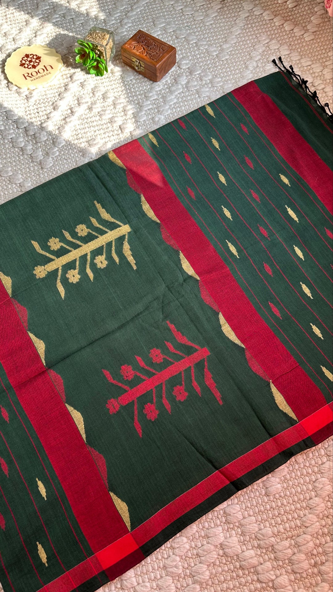 PREMIUM JAMDANI WEAVE HANDWOVEN AND HANDSPUN COTTON SAREE - PINE GREEN