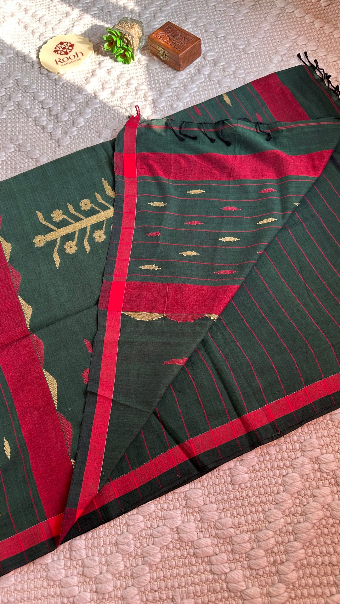 PREMIUM JAMDANI WEAVE HANDWOVEN AND HANDSPUN COTTON SAREE - PINE GREEN