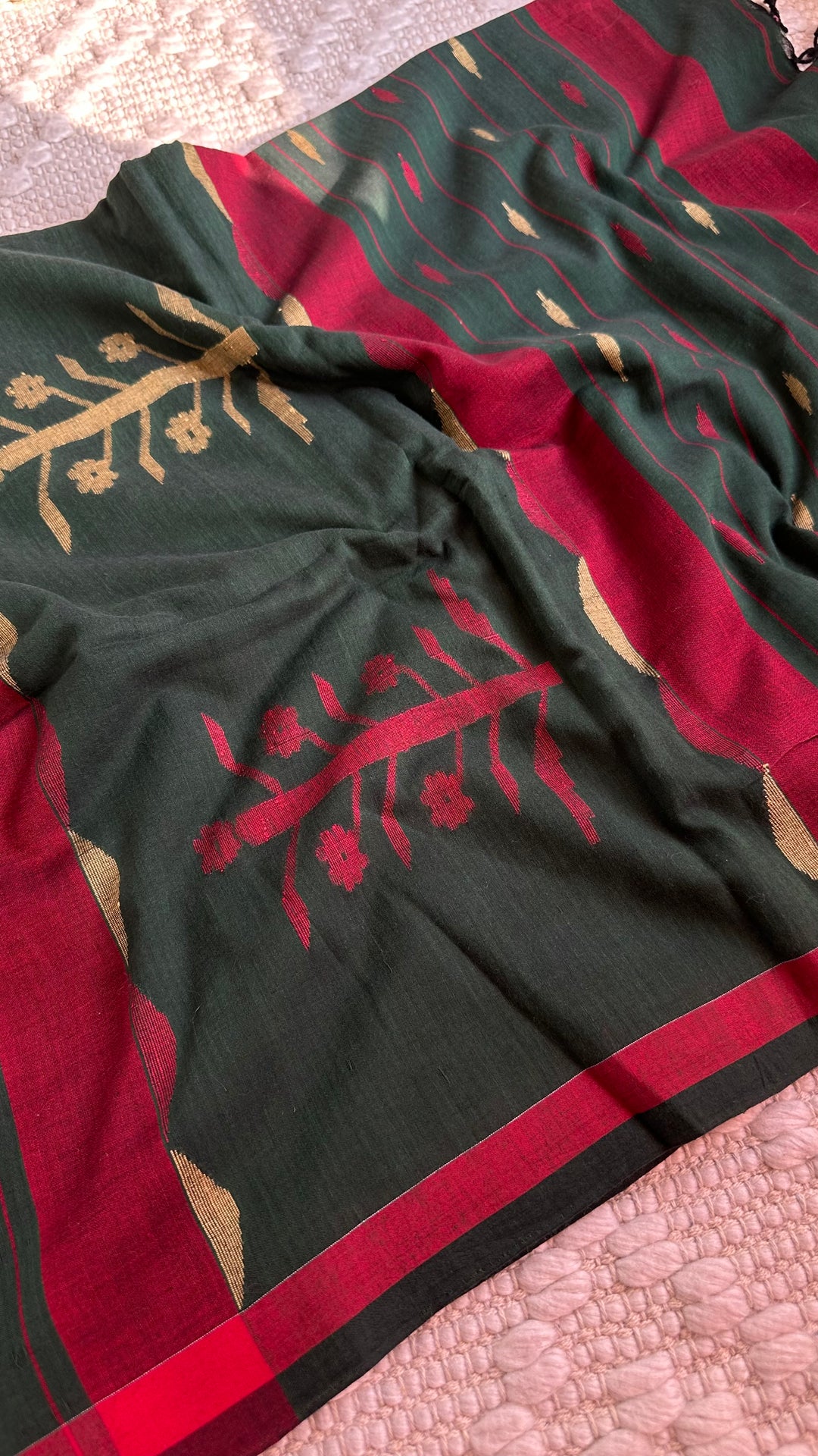 PREMIUM JAMDANI WEAVE HANDWOVEN AND HANDSPUN COTTON SAREE - PINE GREEN
