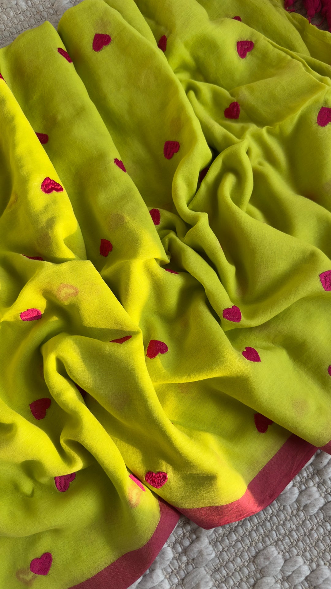 DIL - LIME GREEN WITH PINK BORDER SUPER SOFT MUL COTTON SAREE (DISPATCH TIME IS 7 TO 10 DAYS)