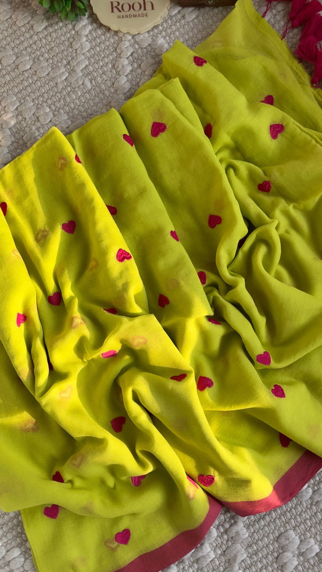 DIL - LIME GREEN WITH PINK BORDER SUPER SOFT MUL COTTON SAREE (DISPATCH TIME IS 7 TO 10 DAYS)